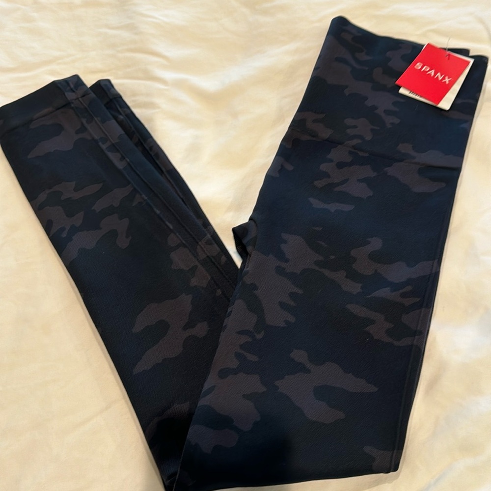 Camo SPANX!  Look at Me Now leggings!